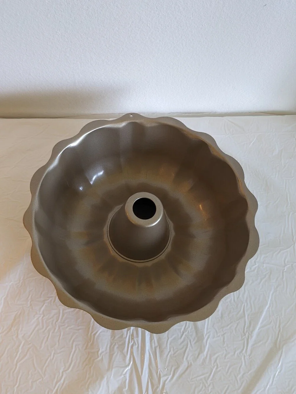 Vintage Fluted Tube Cake  Medium Brown Metal Mold Ring Cake Pan 9.5